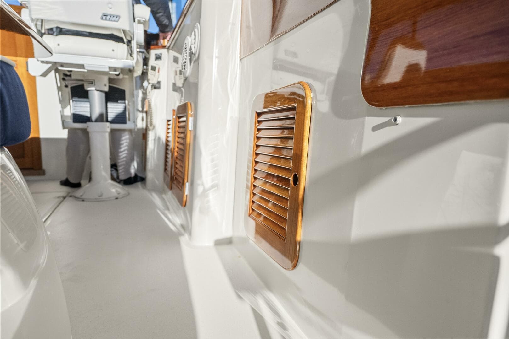 2007 Hinckley Picnic Boat 36 Ep — photo 10