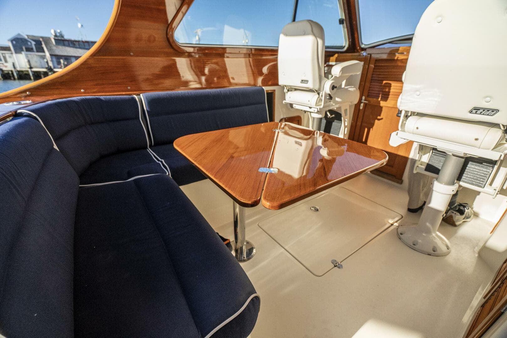 2007 Hinckley Picnic Boat 36 Ep — photo 11