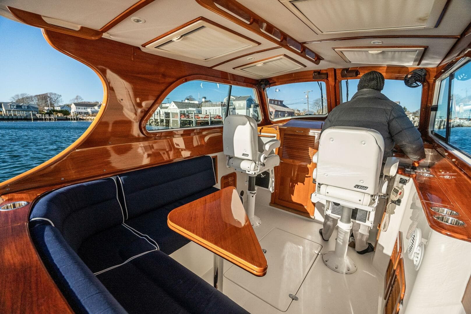 2007 Hinckley Picnic Boat 36 Ep — photo 12