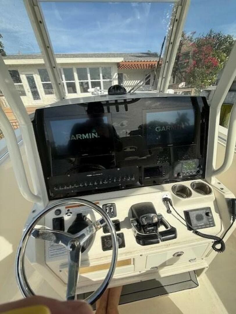 2020 Cobia 280 — photo 6