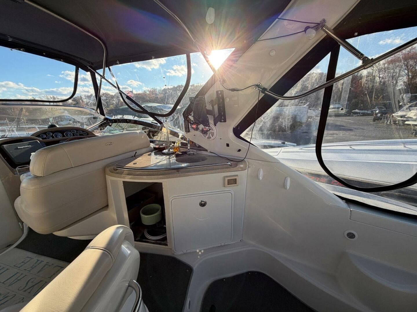 2002 Regal Commodore 3860 — photo 9