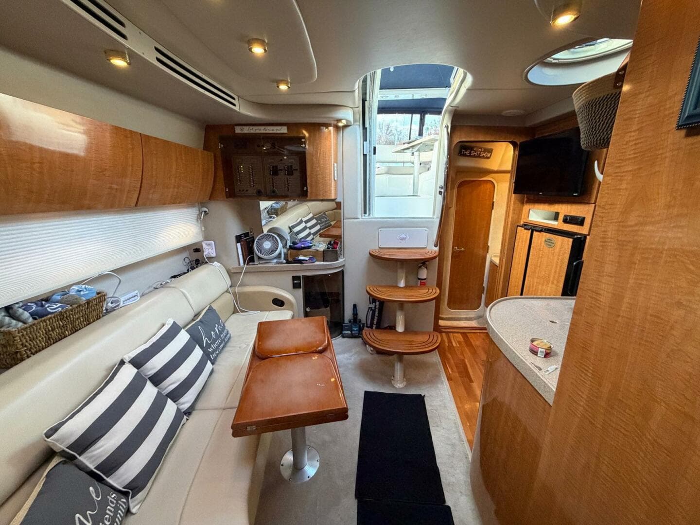 2002 Regal Commodore 3860 — photo 29