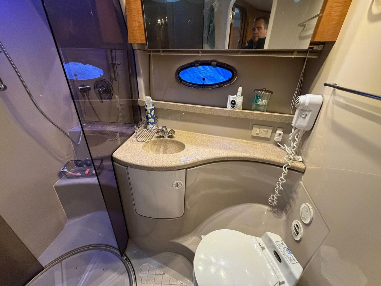 2002 Regal Commodore 3860 — photo 27