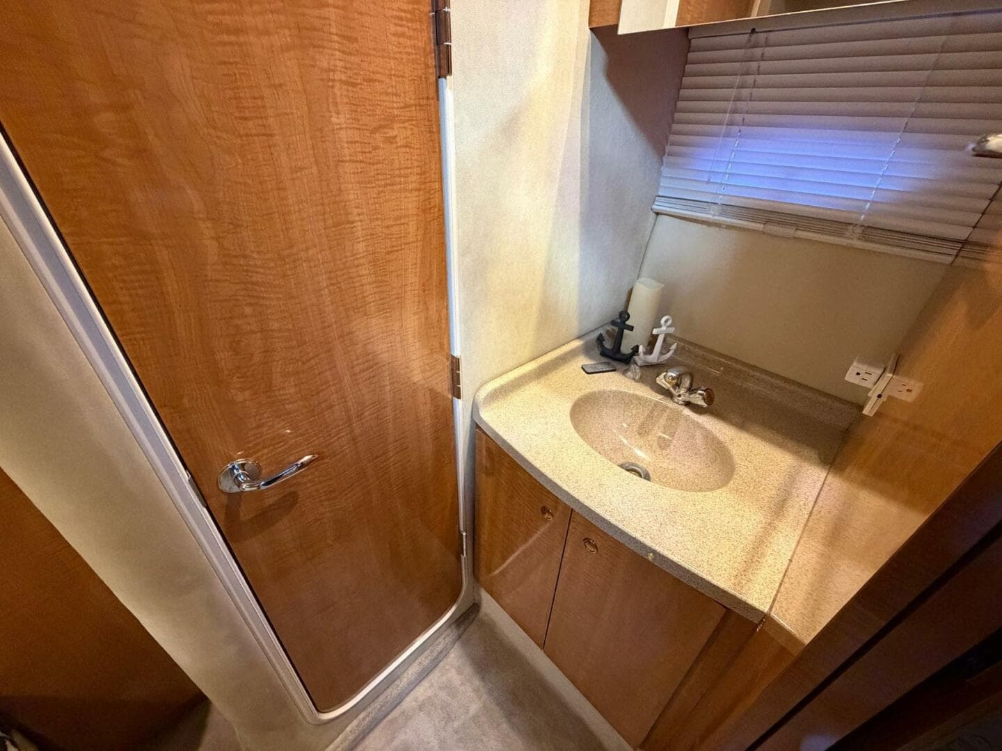 2002 Regal Commodore 3860 — photo 30