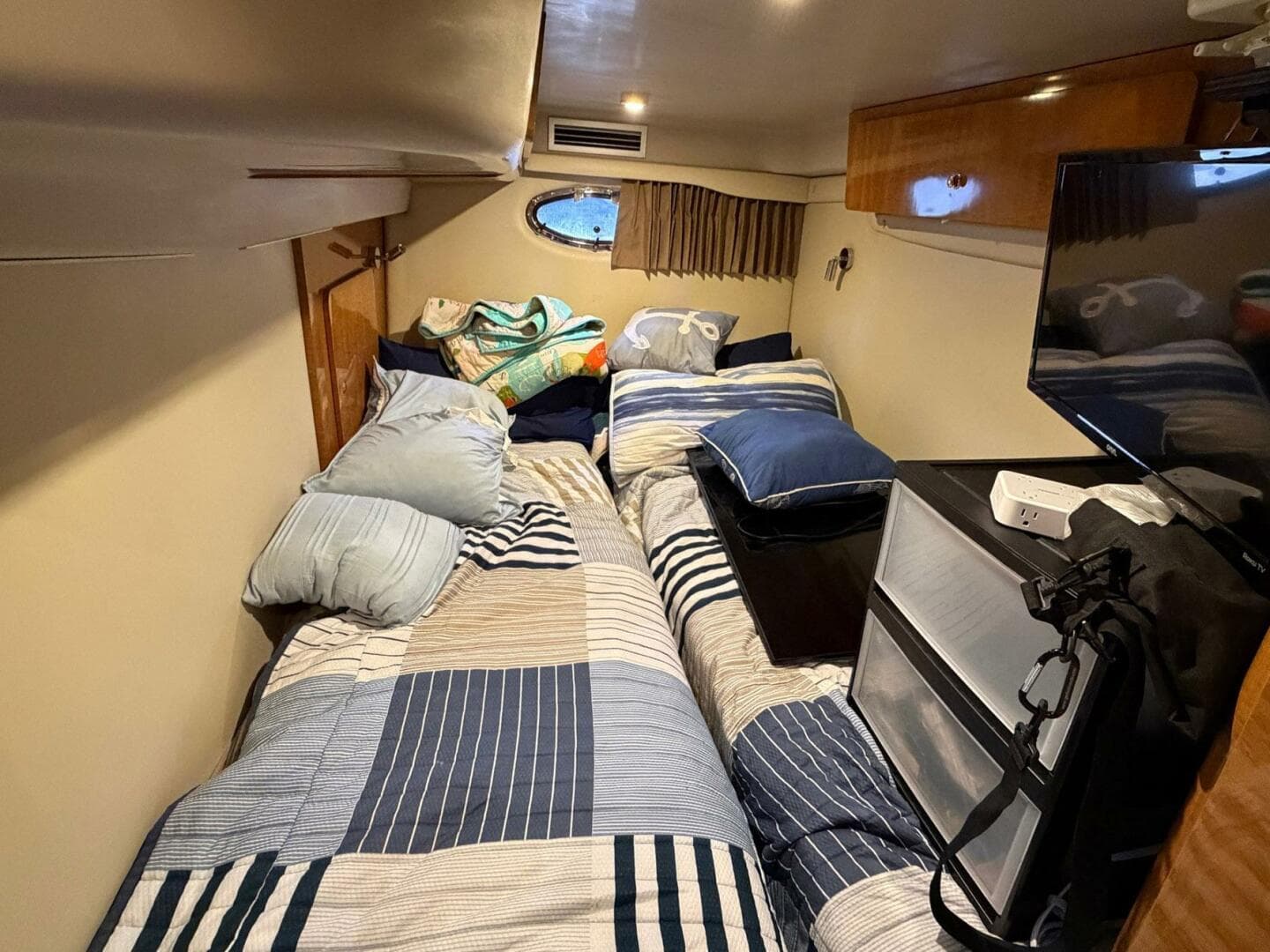 2002 Regal Commodore 3860 — photo 32