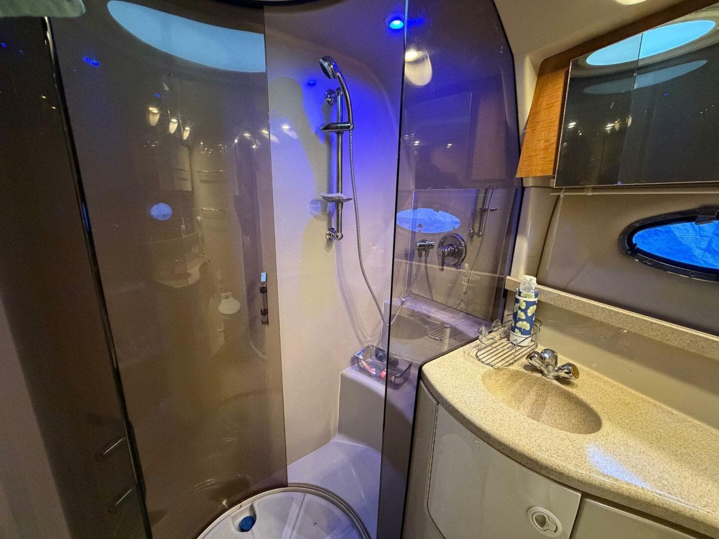 2002 Regal Commodore 3860 — photo 28