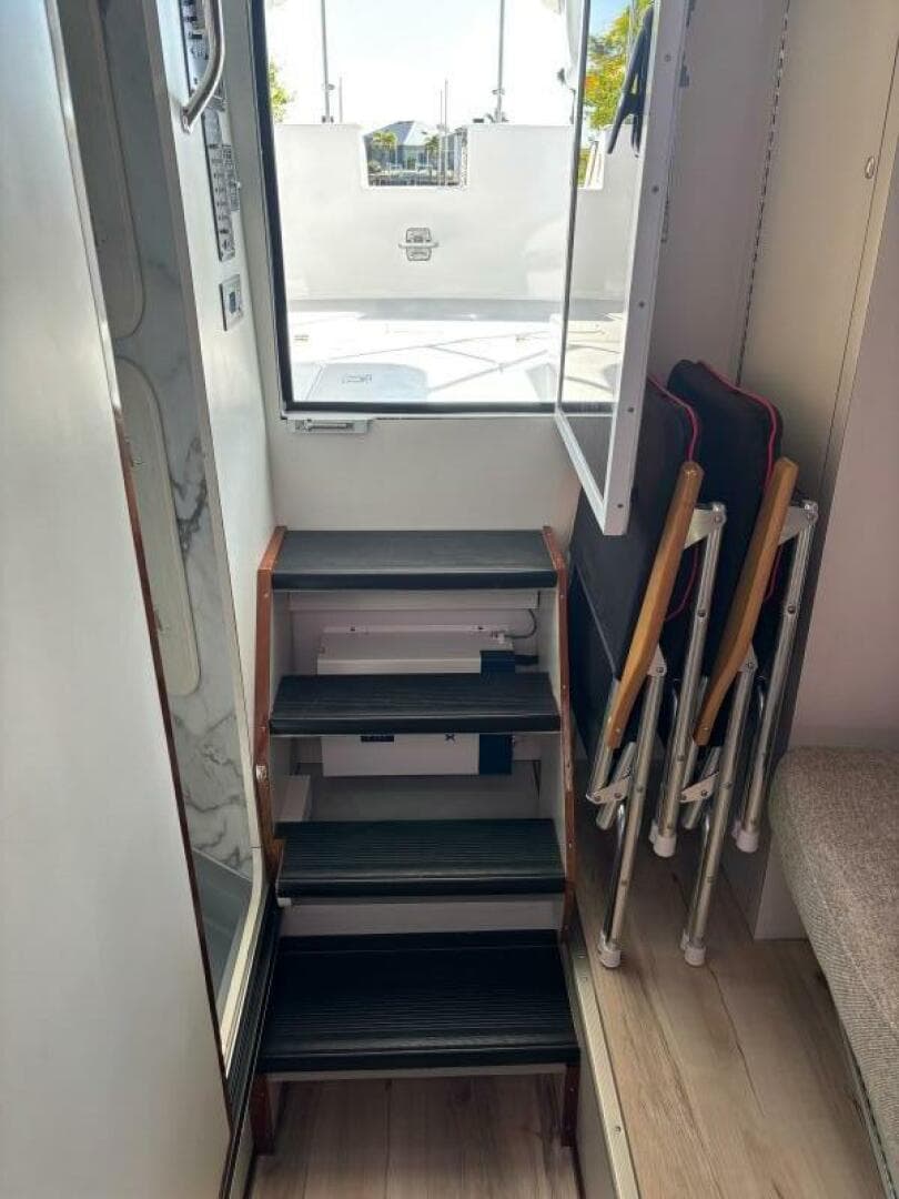 1987 Chris-Craft 284 — photo 7