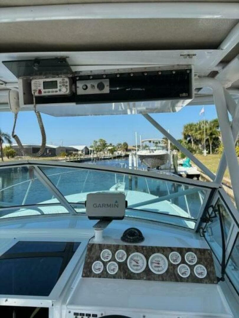 1987 Chris-Craft 284 — photo 4