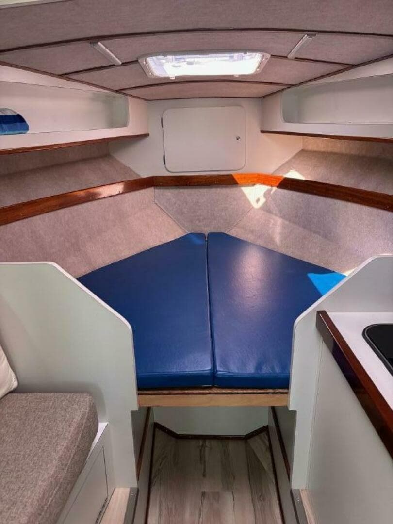 1987 Chris-Craft 284 — photo 16