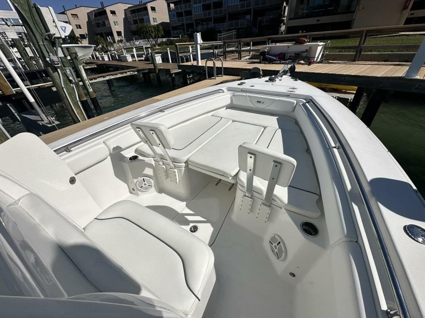 2014 Sea Hunt 27 Gamefish Forward Seating — photo 22