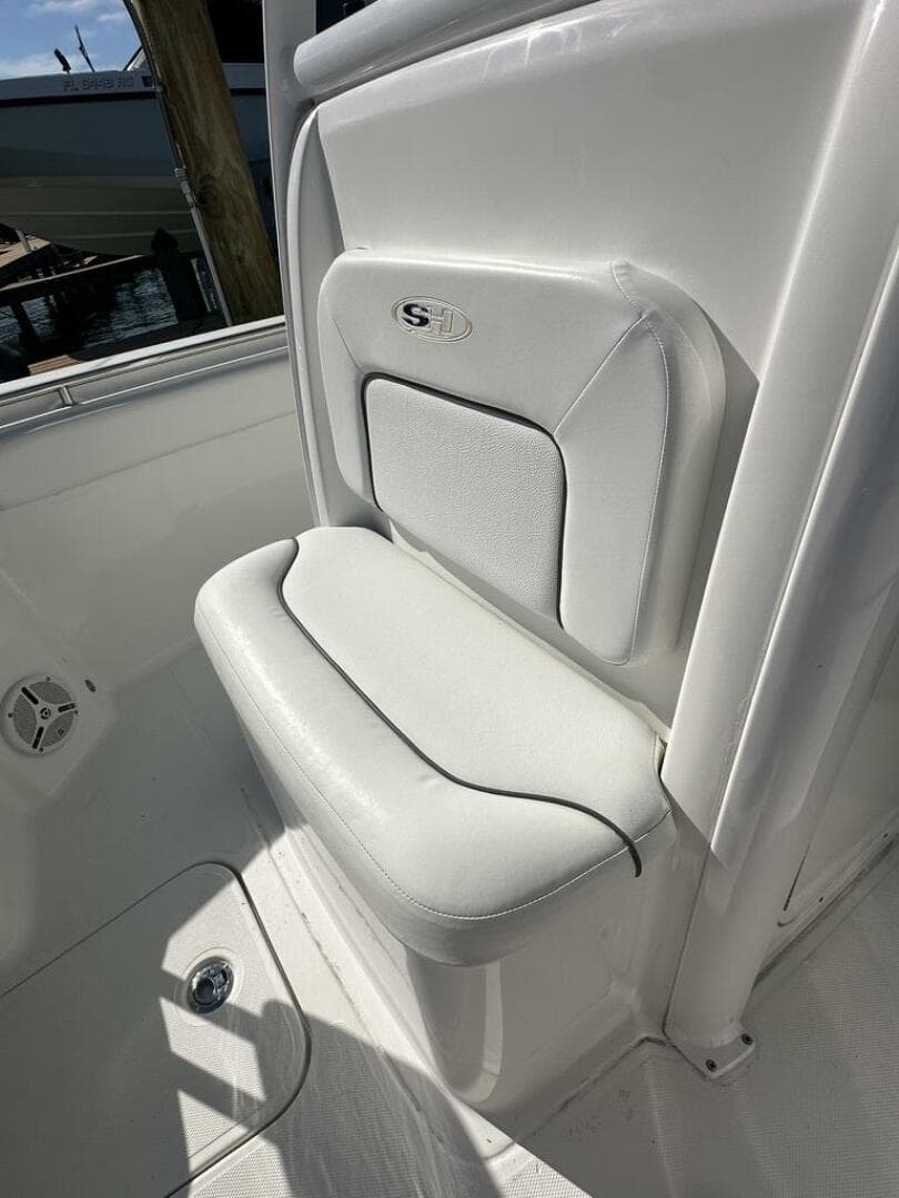 2014 Sea Hunt 27 Gamefish Forward Seating — photo 27