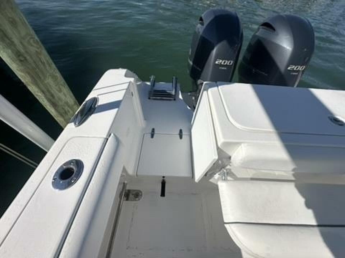 2014 Sea Hunt 27 Gamefish Forward Seating — photo 44
