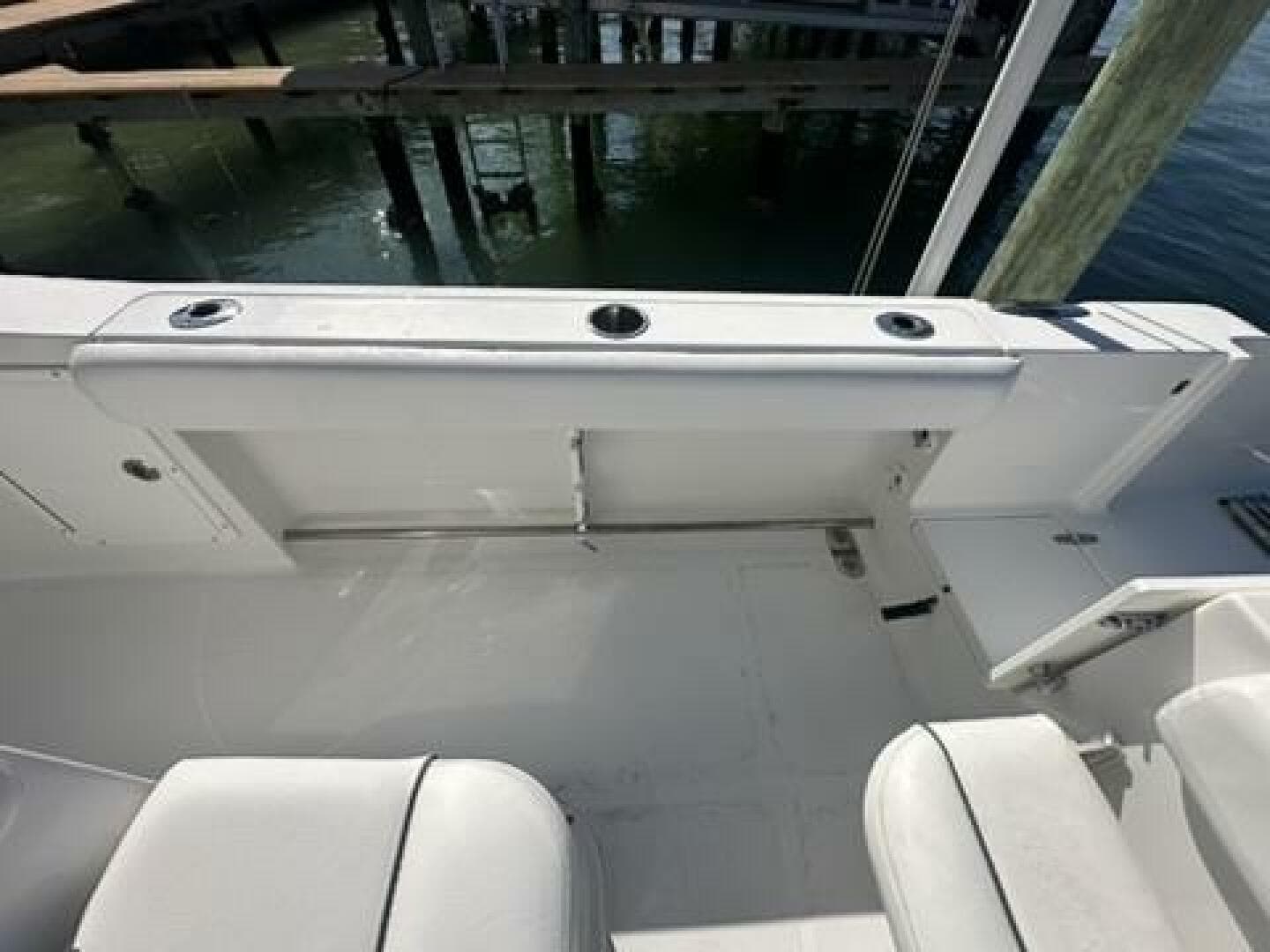 2014 Sea Hunt 27 Gamefish Forward Seating — photo 43