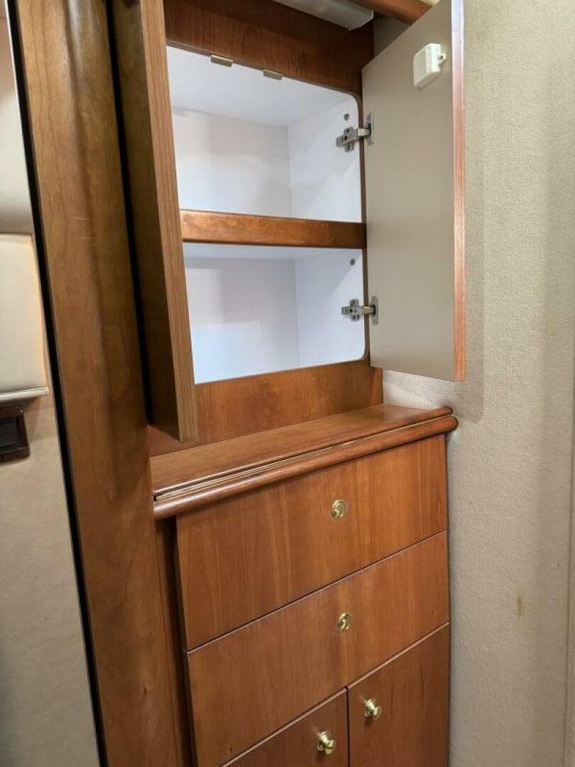 2001 Cruisers 4270 — photo 24