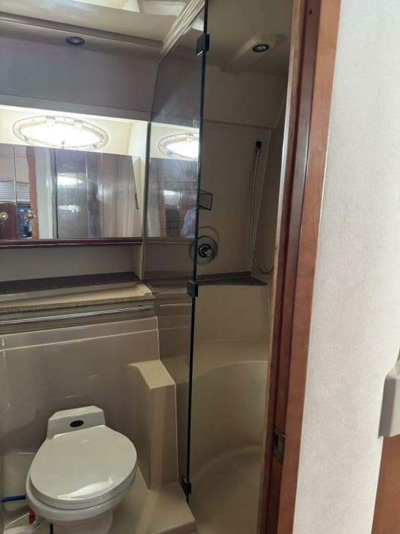 2001 Cruisers 4270 — photo 35