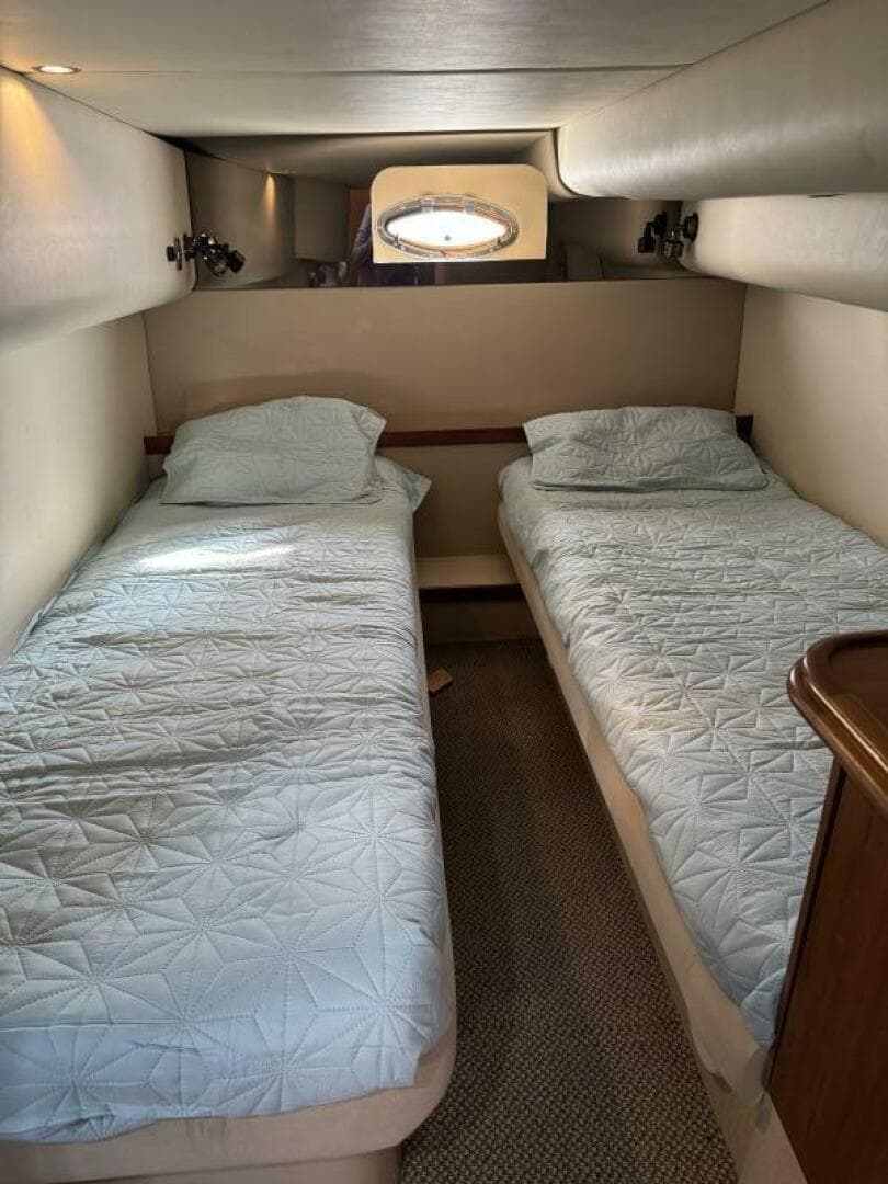 2001 Cruisers 4270 — photo 16