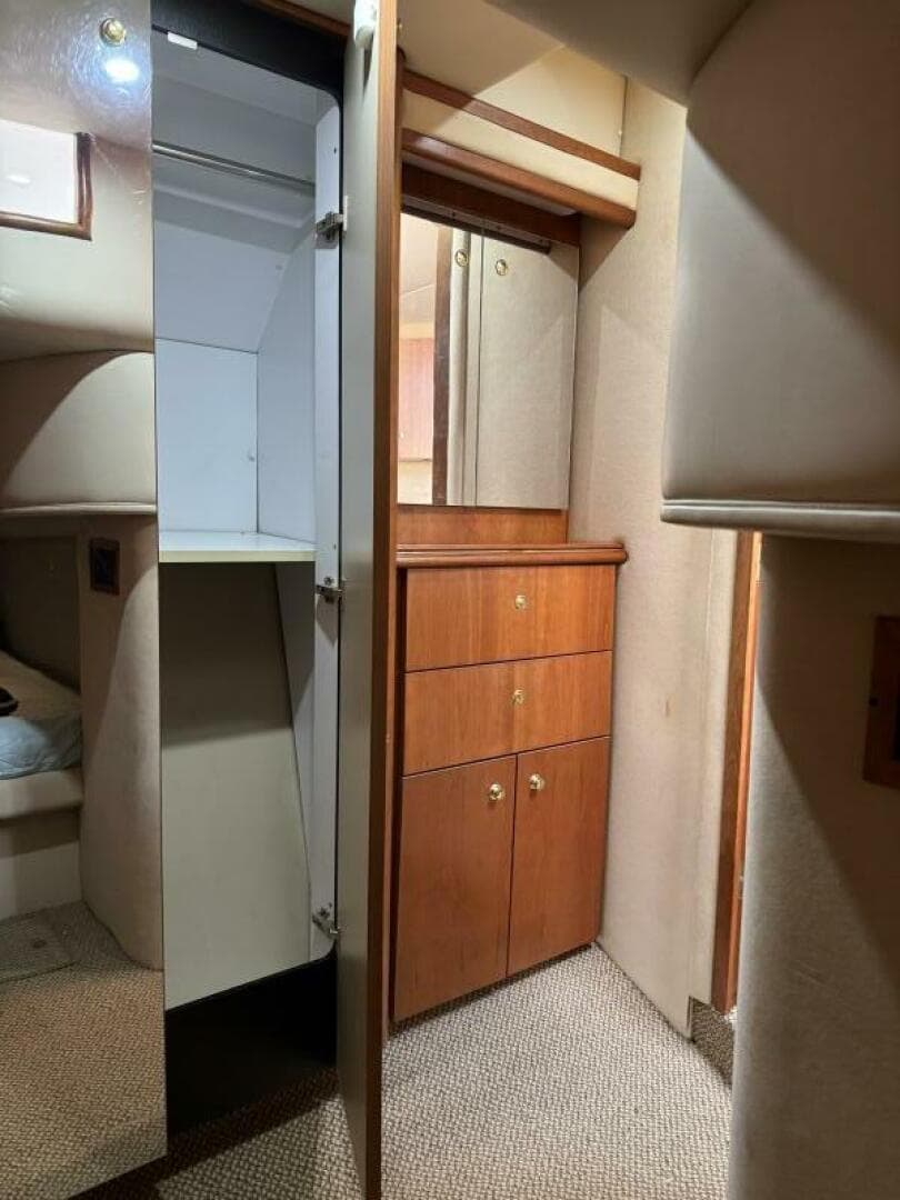 2001 Cruisers 4270 — photo 23