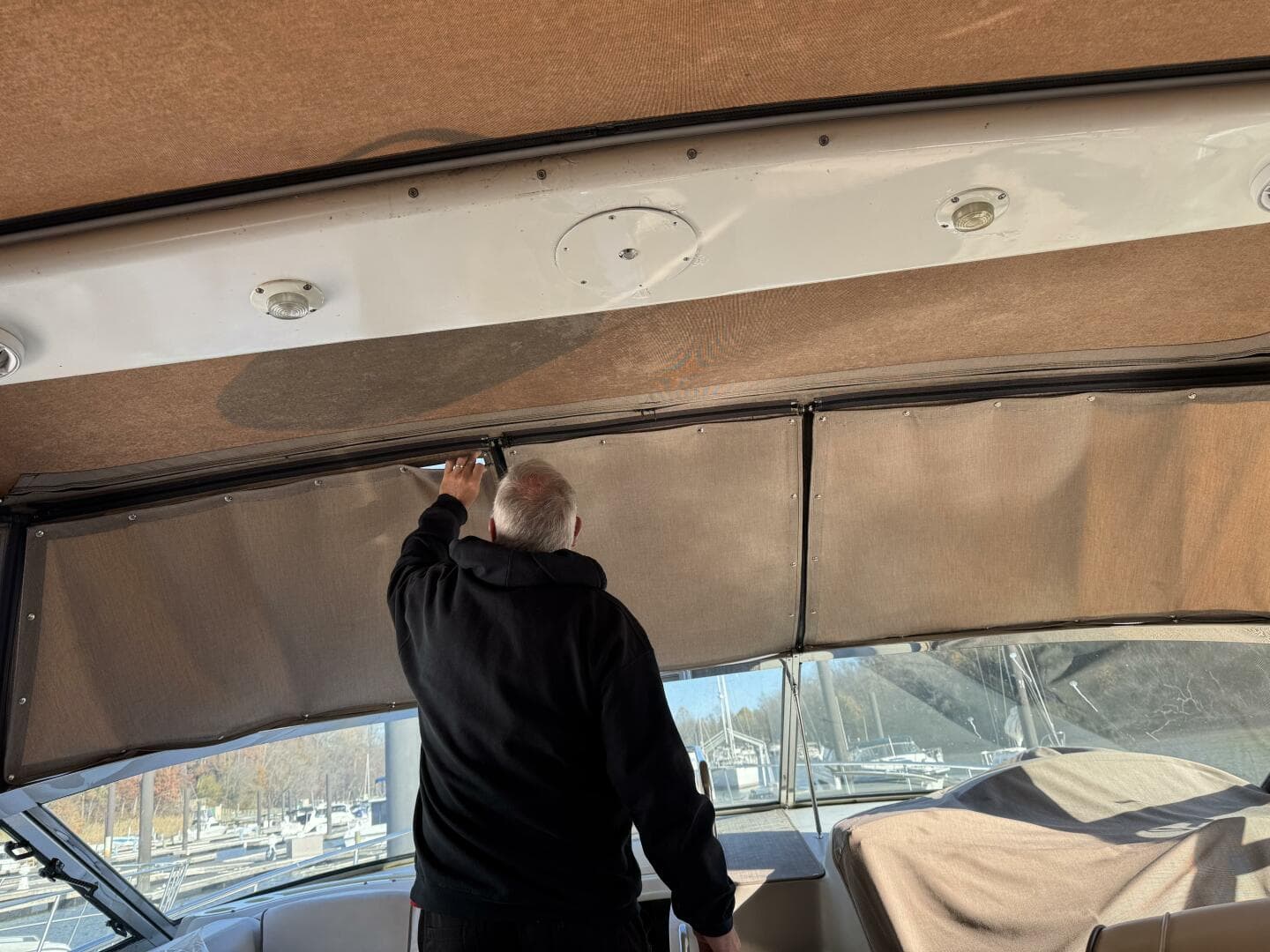 2001 Cruisers 4270 — photo 60