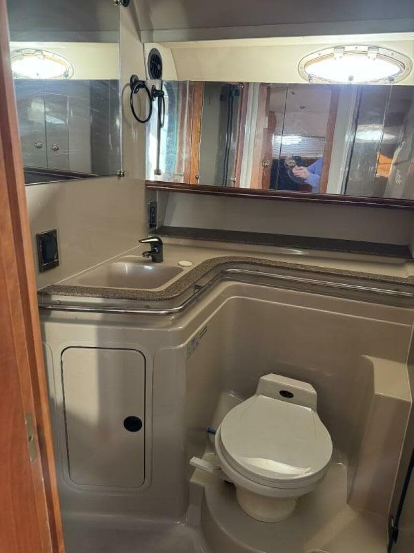 2001 Cruisers 4270 — photo 37