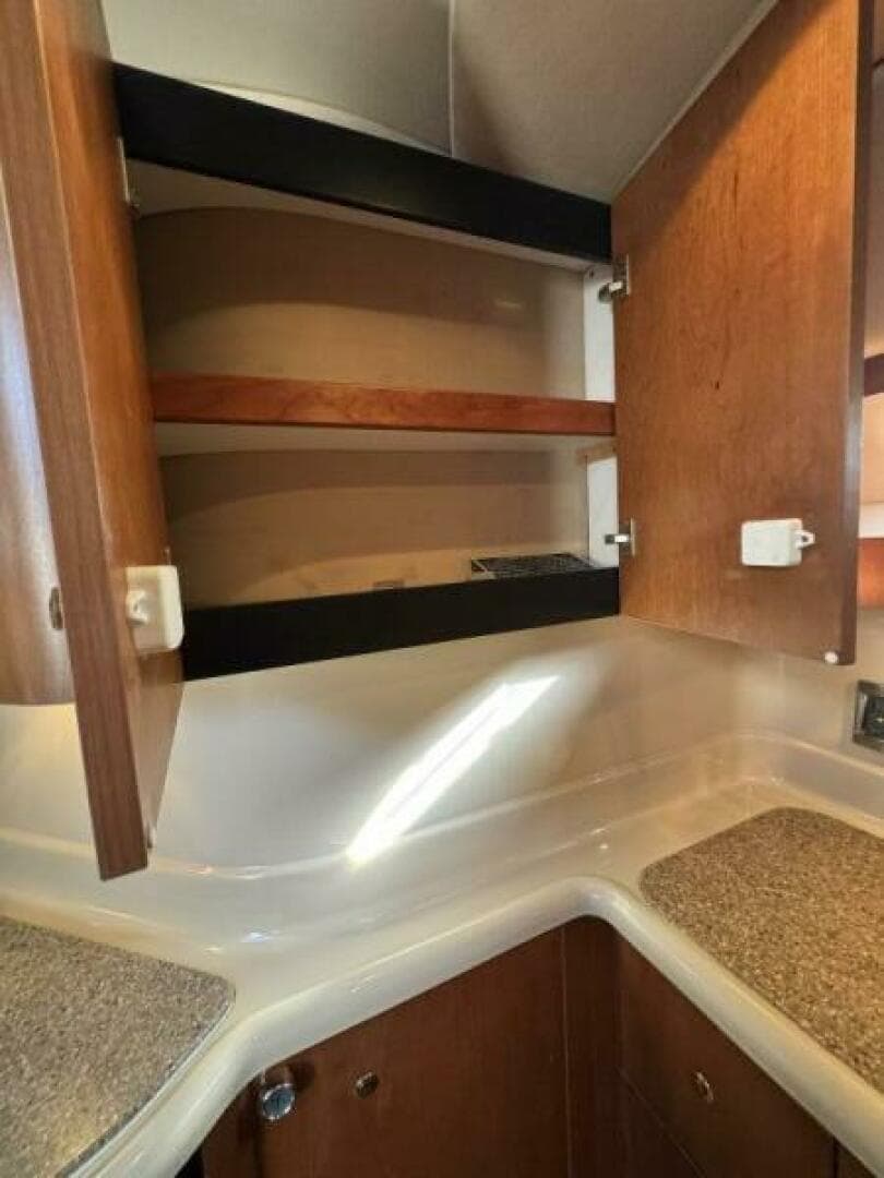 2001 Cruisers 4270 — photo 46