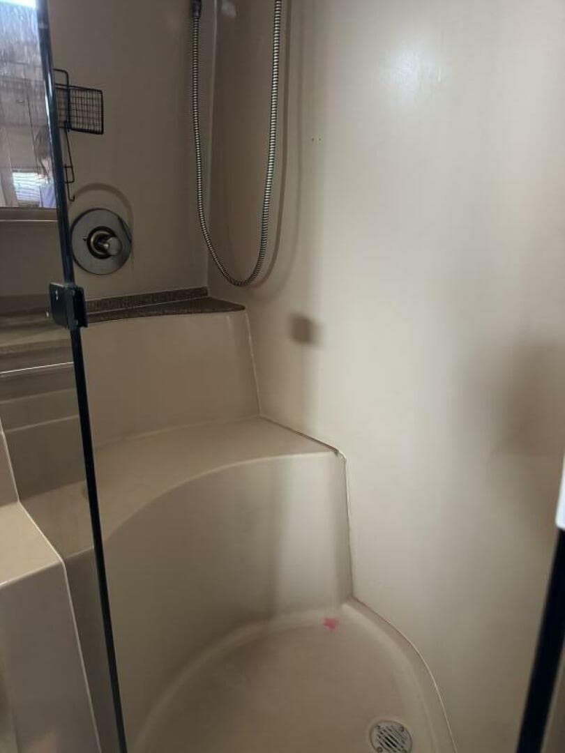 2001 Cruisers 4270 — photo 36