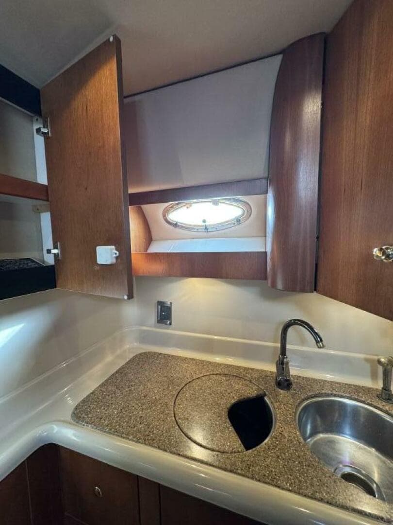 2001 Cruisers 4270 — photo 47