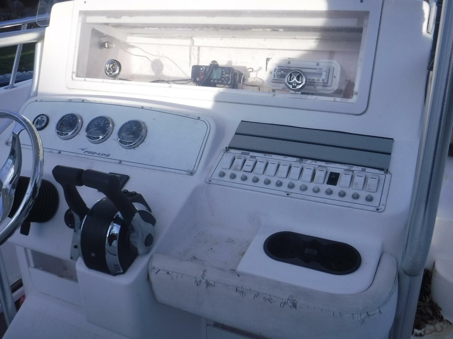 2006 Pro-Line 31 Super Sport Center Console — photo 6