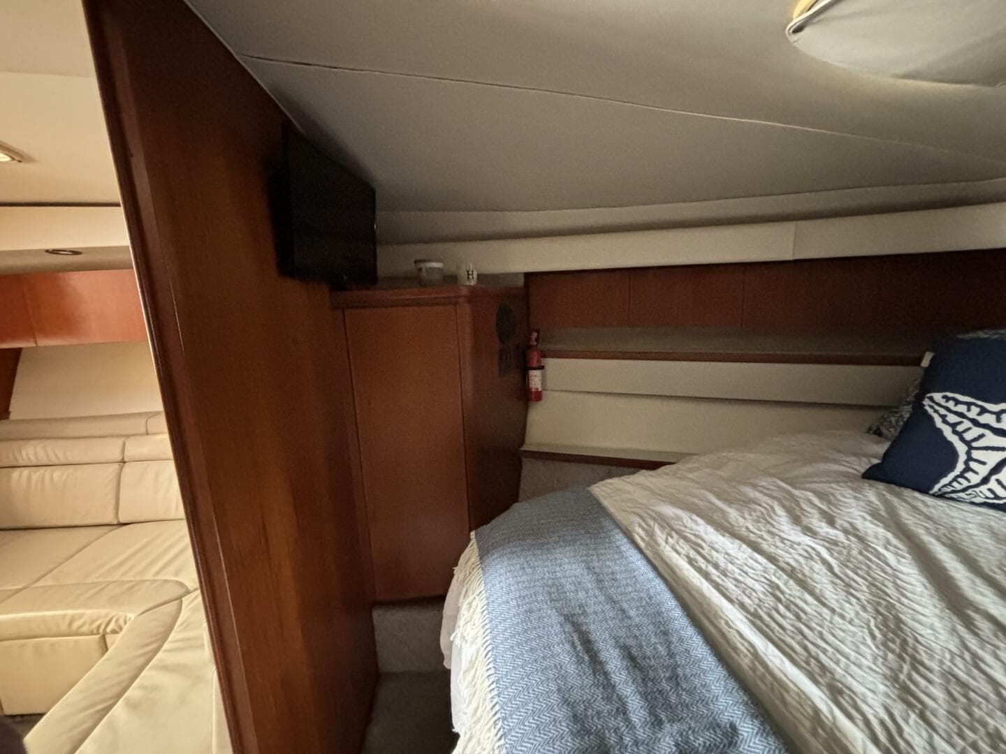 1993 Tiara Yachts 4300 Convertible — photo 37