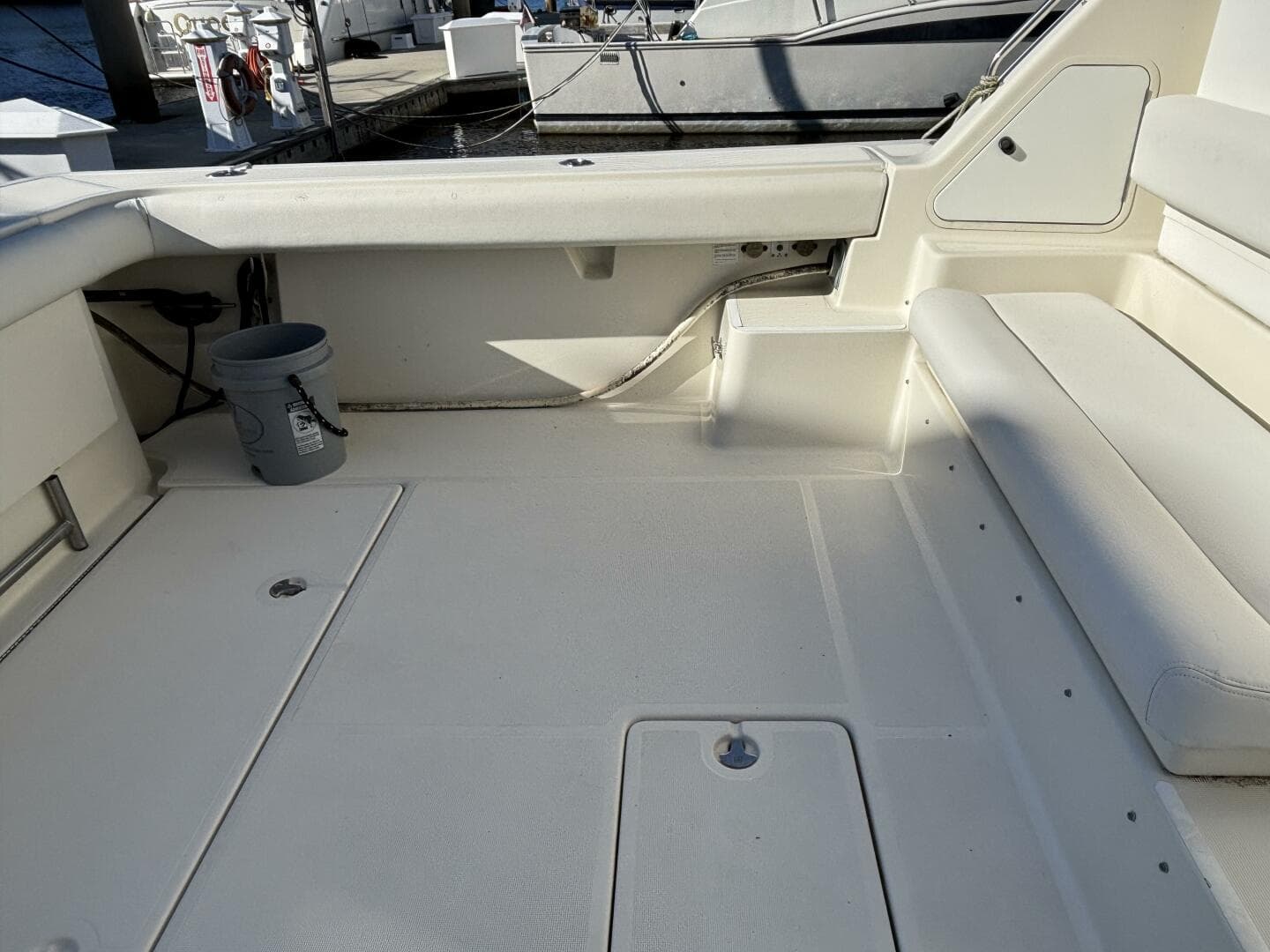1993 Tiara Yachts 4300 Convertible — photo 14