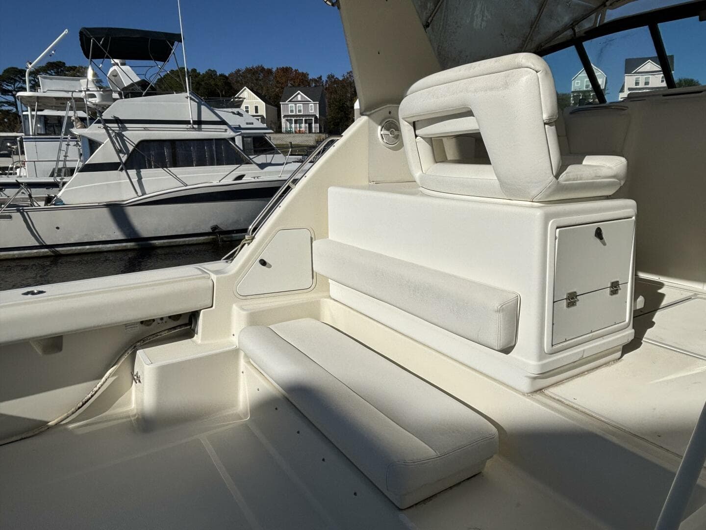 1993 Tiara Yachts 4300 Convertible — photo 13