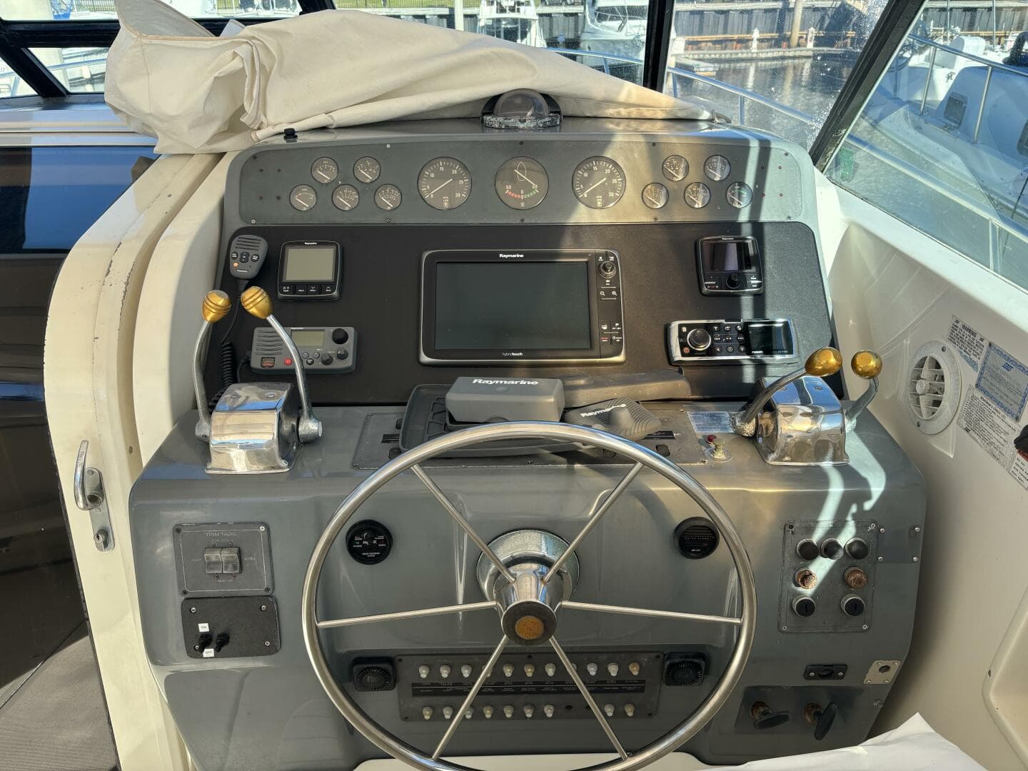 1993 Tiara Yachts 4300 Convertible — photo 26