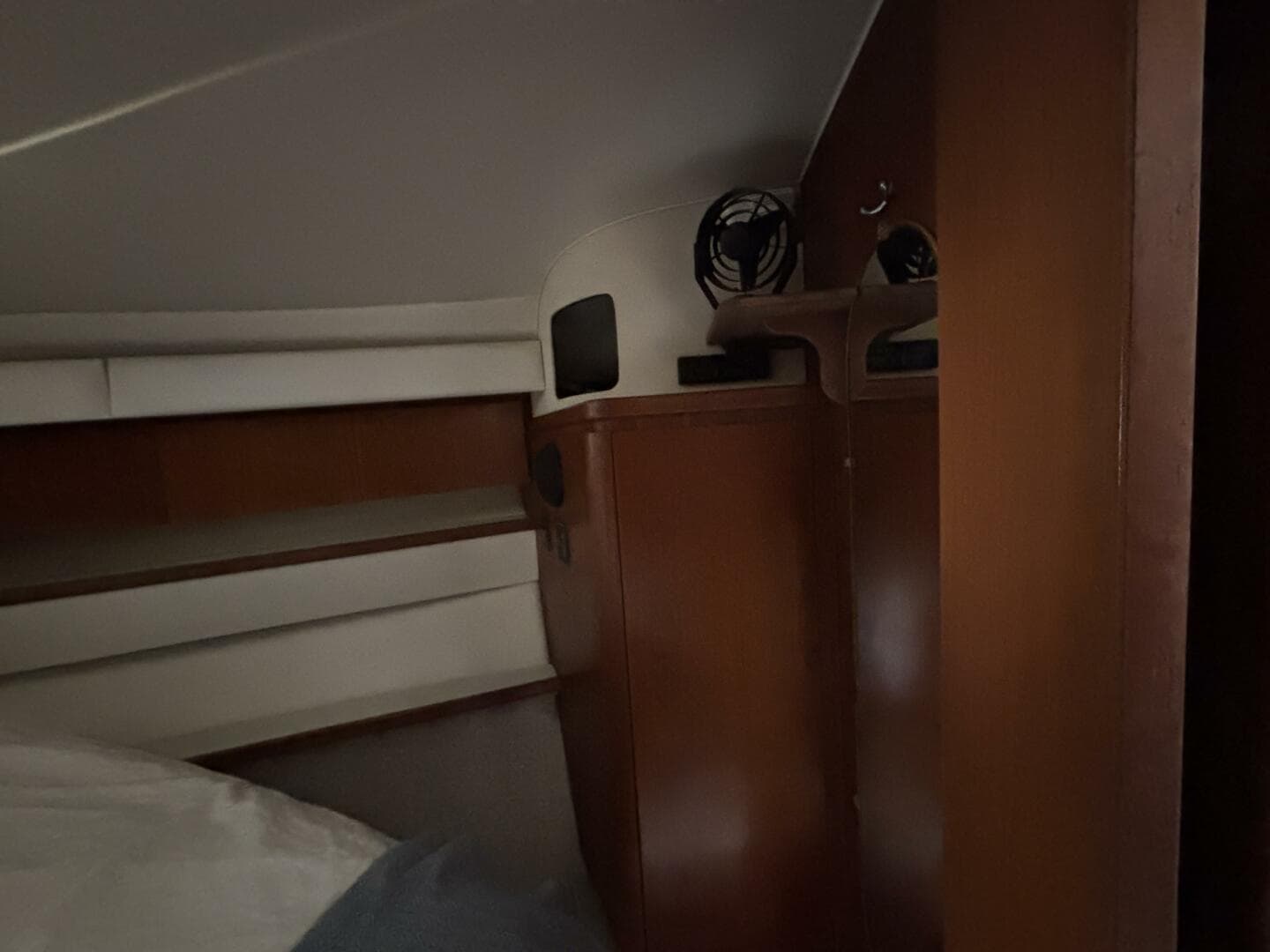 1993 Tiara Yachts 4300 Convertible — photo 33