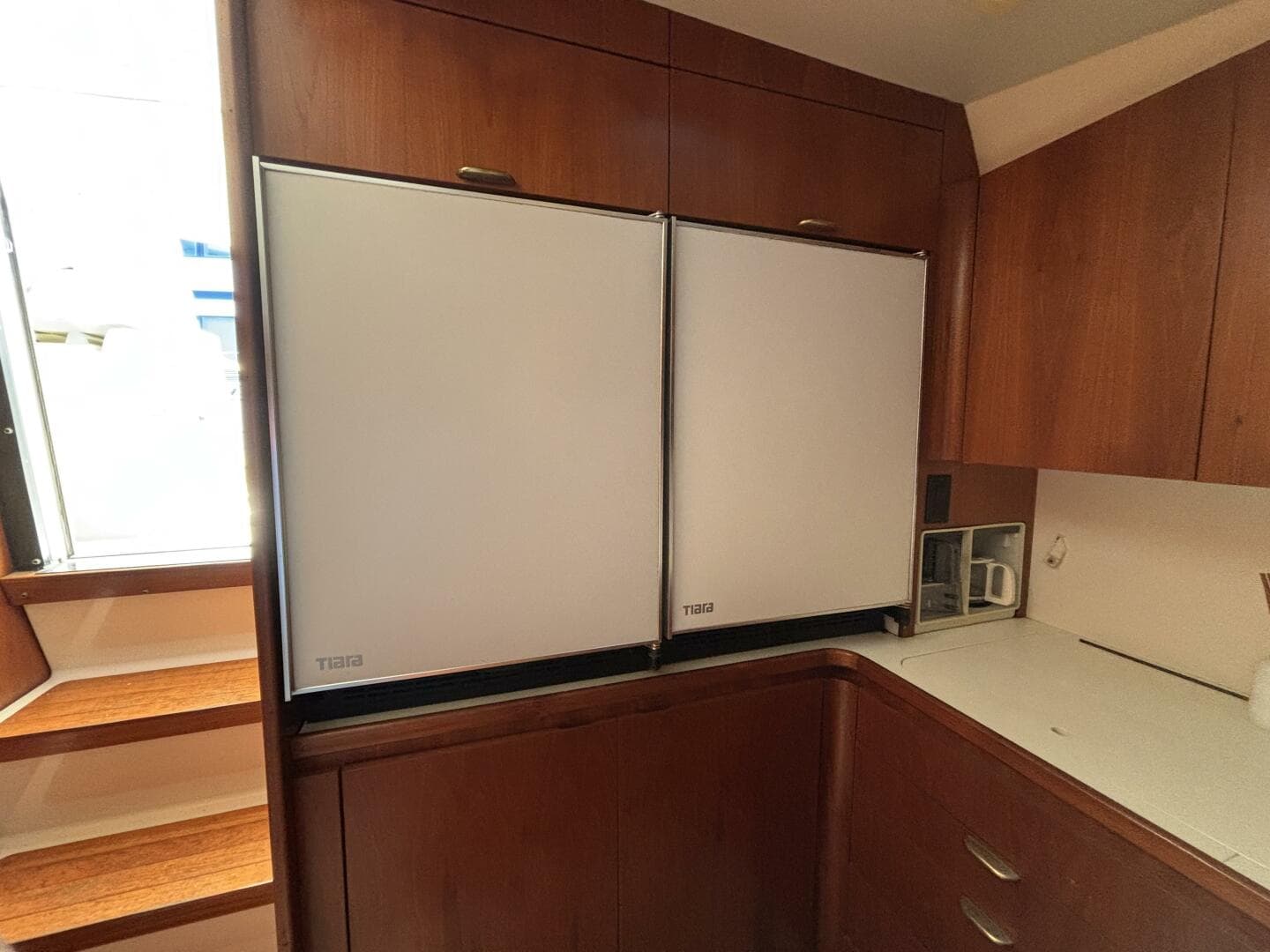 1993 Tiara Yachts 4300 Convertible — photo 44