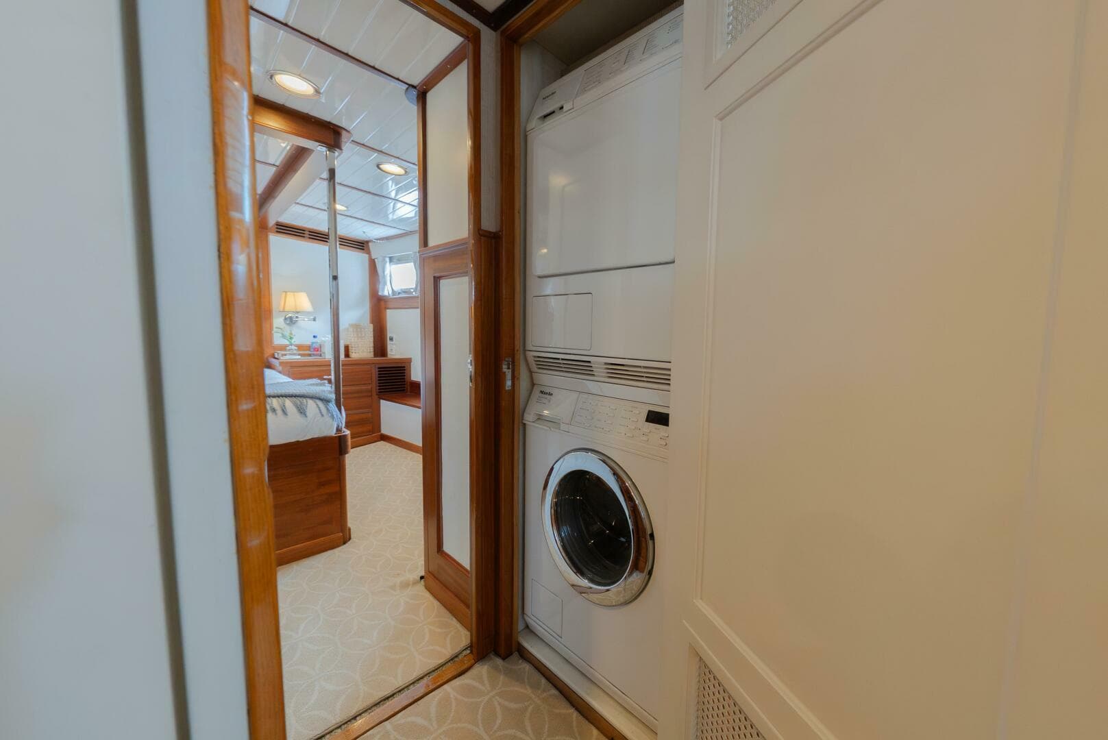 1971 Trumpy 58 — photo 8