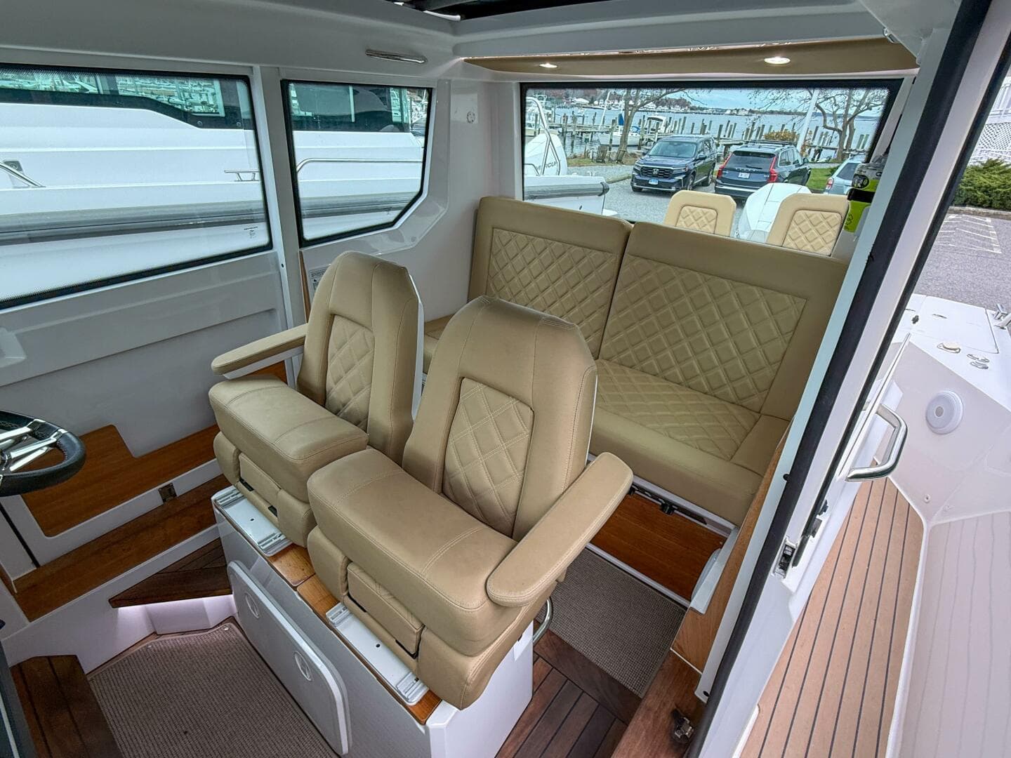 2020 Axopar 28 Cabin W/wet Bar — photo 17