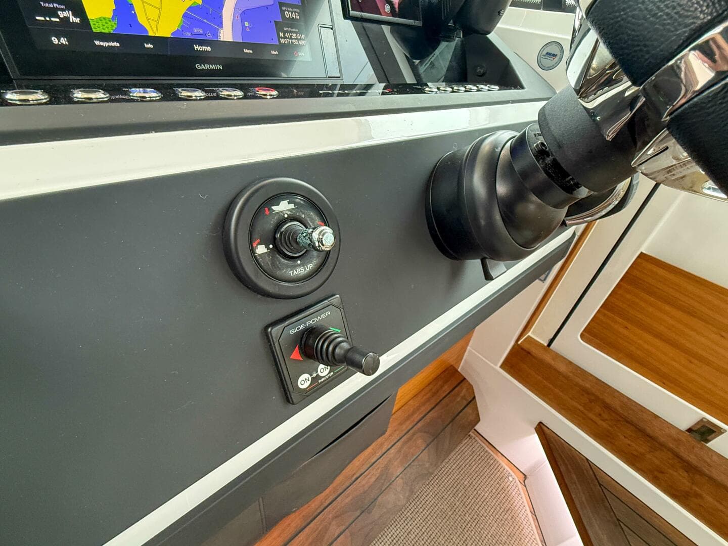 2020 Axopar 28 Cabin W/wet Bar — photo 20