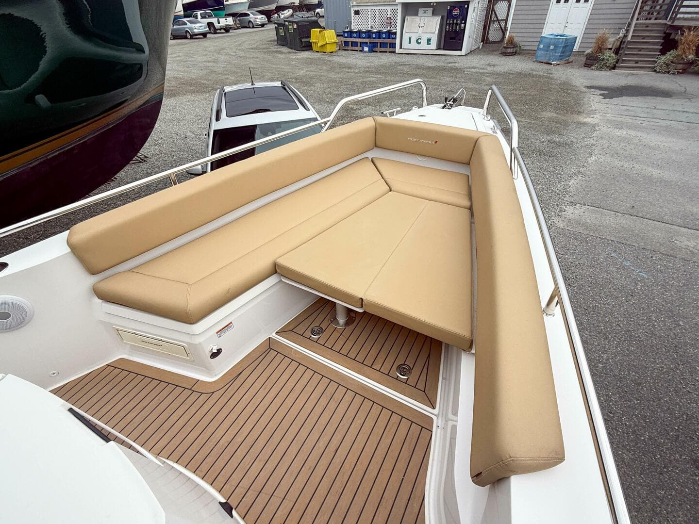 2020 Axopar 28 Cabin W/wet Bar — photo 9