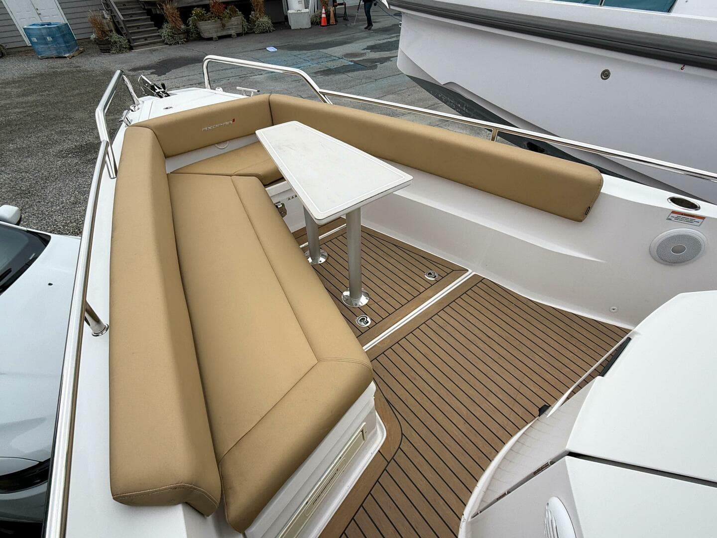 2020 Axopar 28 Cabin W/wet Bar — photo 14