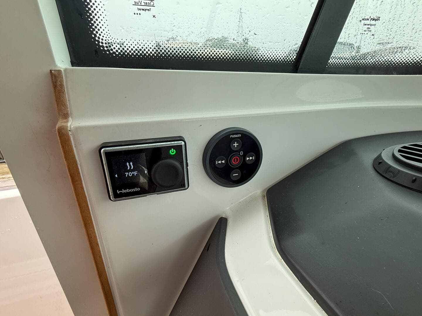 2020 Axopar 28 Cabin W/wet Bar — photo 30