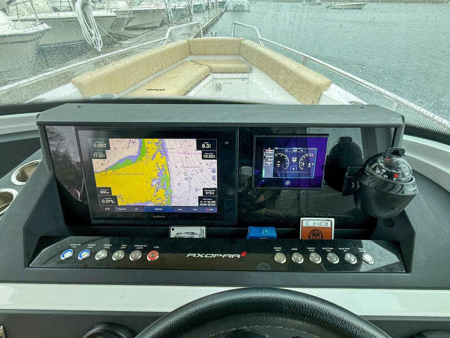 2020 Axopar 28 Cabin W/wet Bar — photo 29