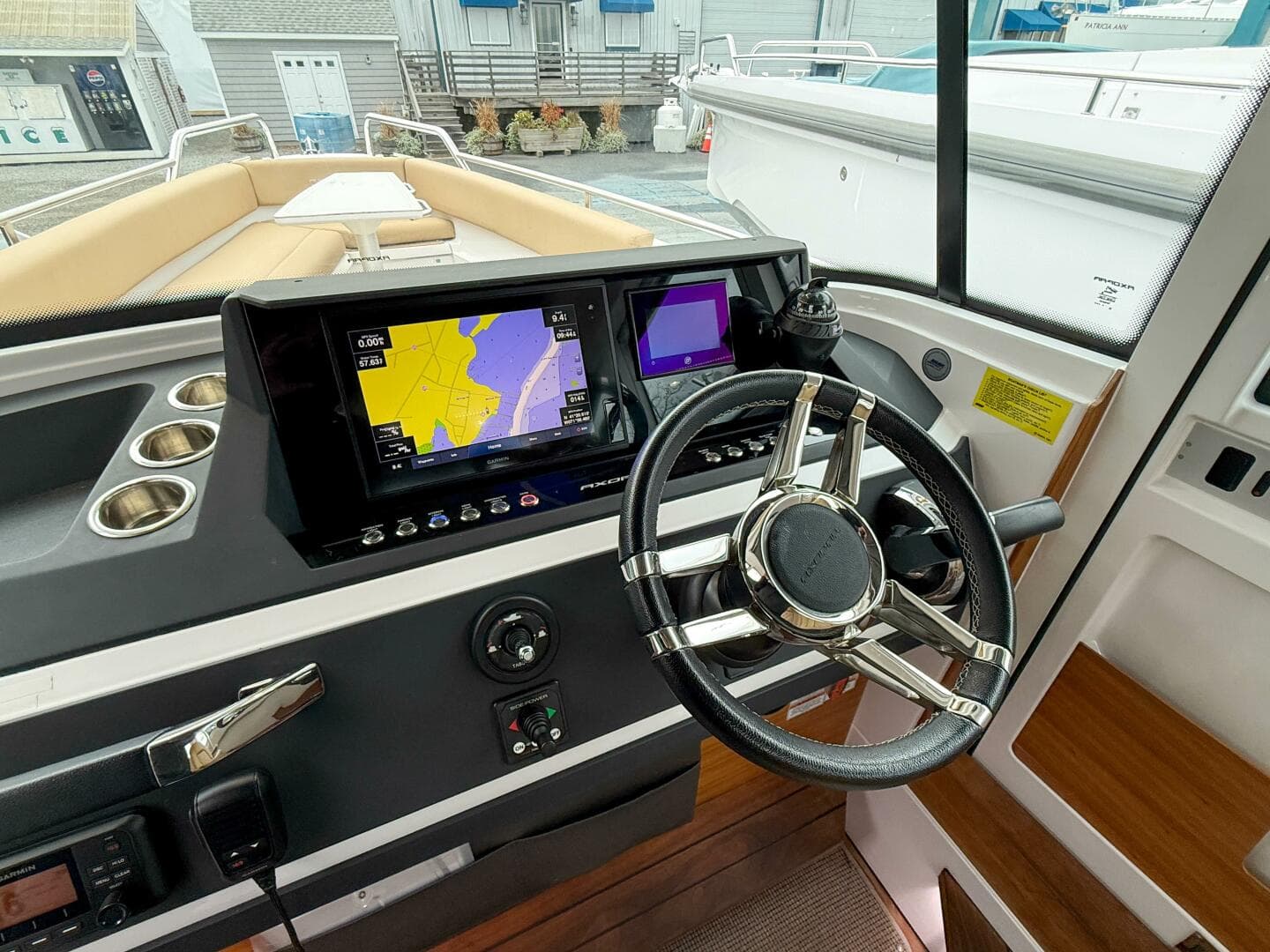 2020 Axopar 28 Cabin W/wet Bar — photo 19