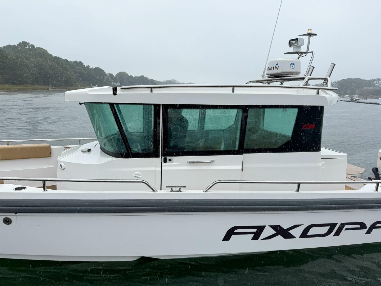 2020 Axopar 28 Cabin W/wet Bar — photo 5