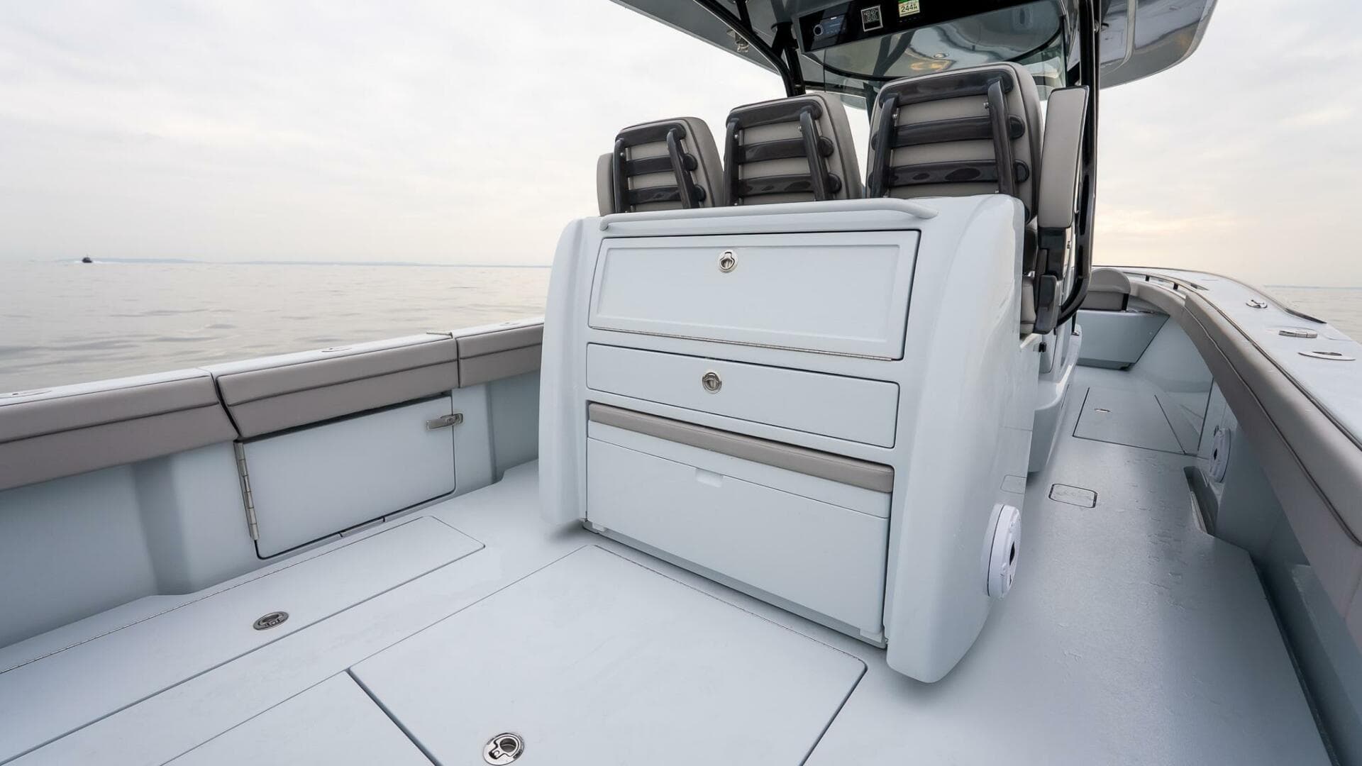 2023 Valhalla Boatworks V-33 — photo 13