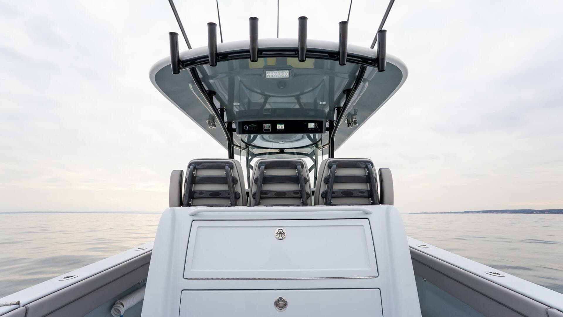 2023 Valhalla Boatworks V-33 — photo 16