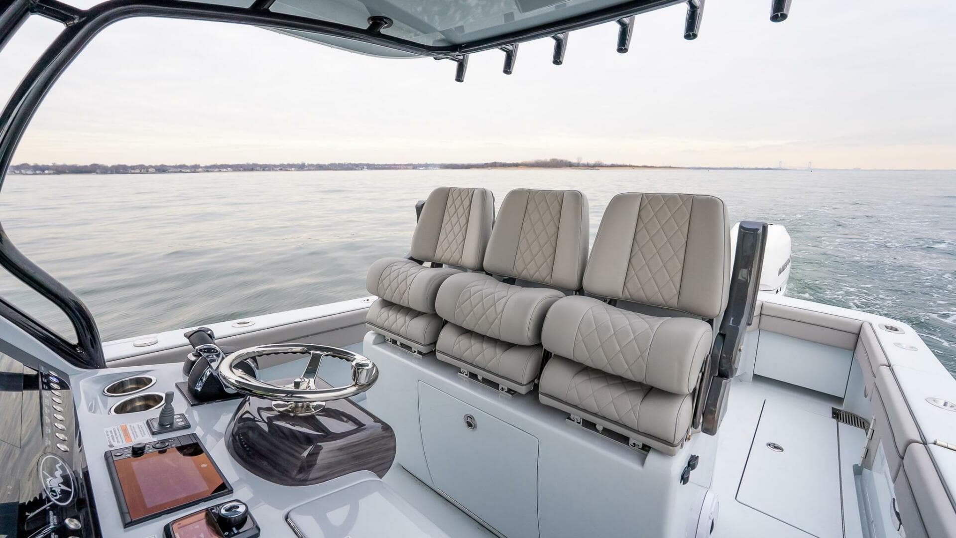 2023 Valhalla Boatworks V-33 — photo 17