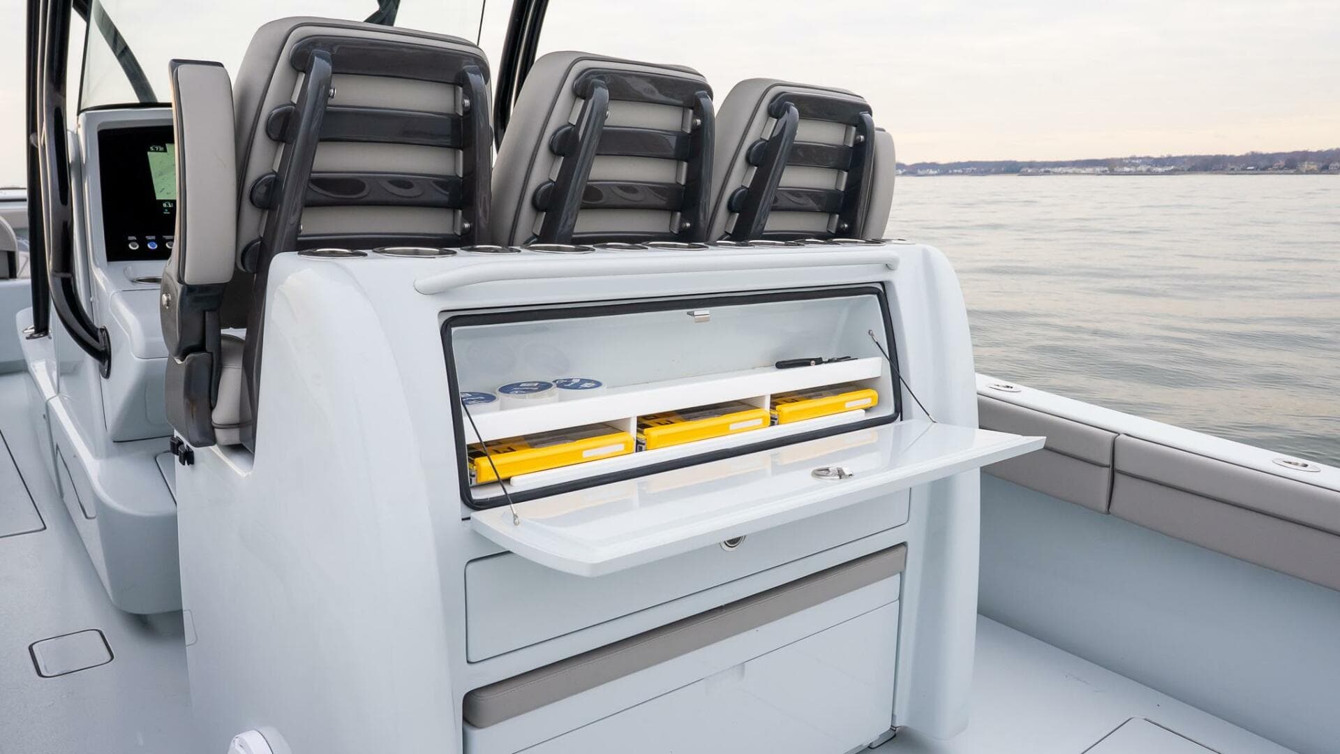 2023 Valhalla Boatworks V-33 — photo 15