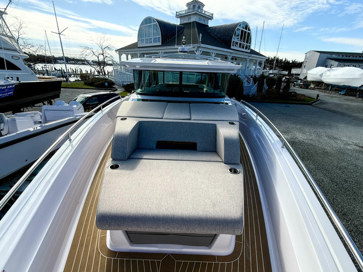 2024 Axopar 45 XC Cross Cabin — photo 37