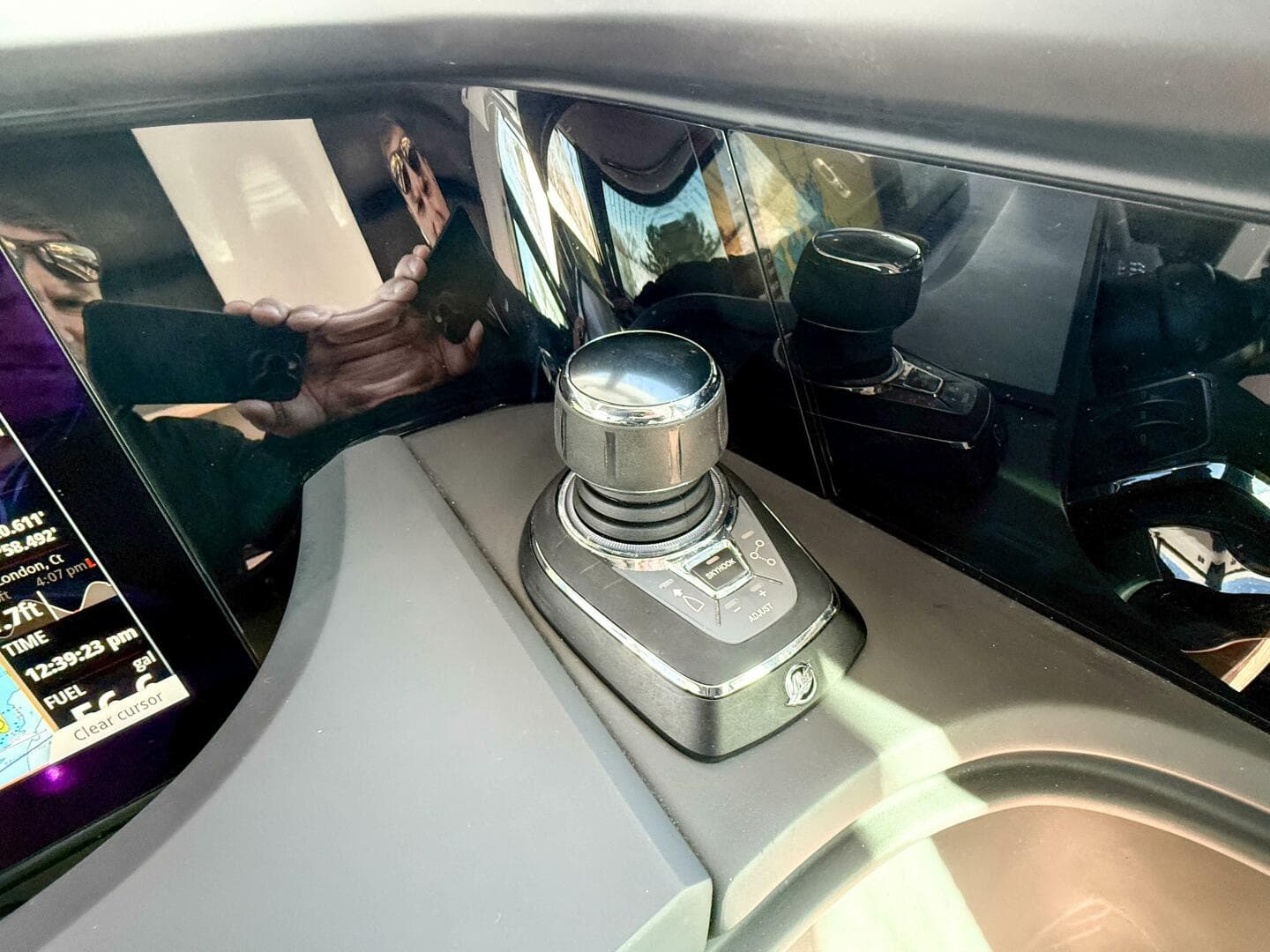 2024 Axopar 45 XC Cross Cabin — photo 17