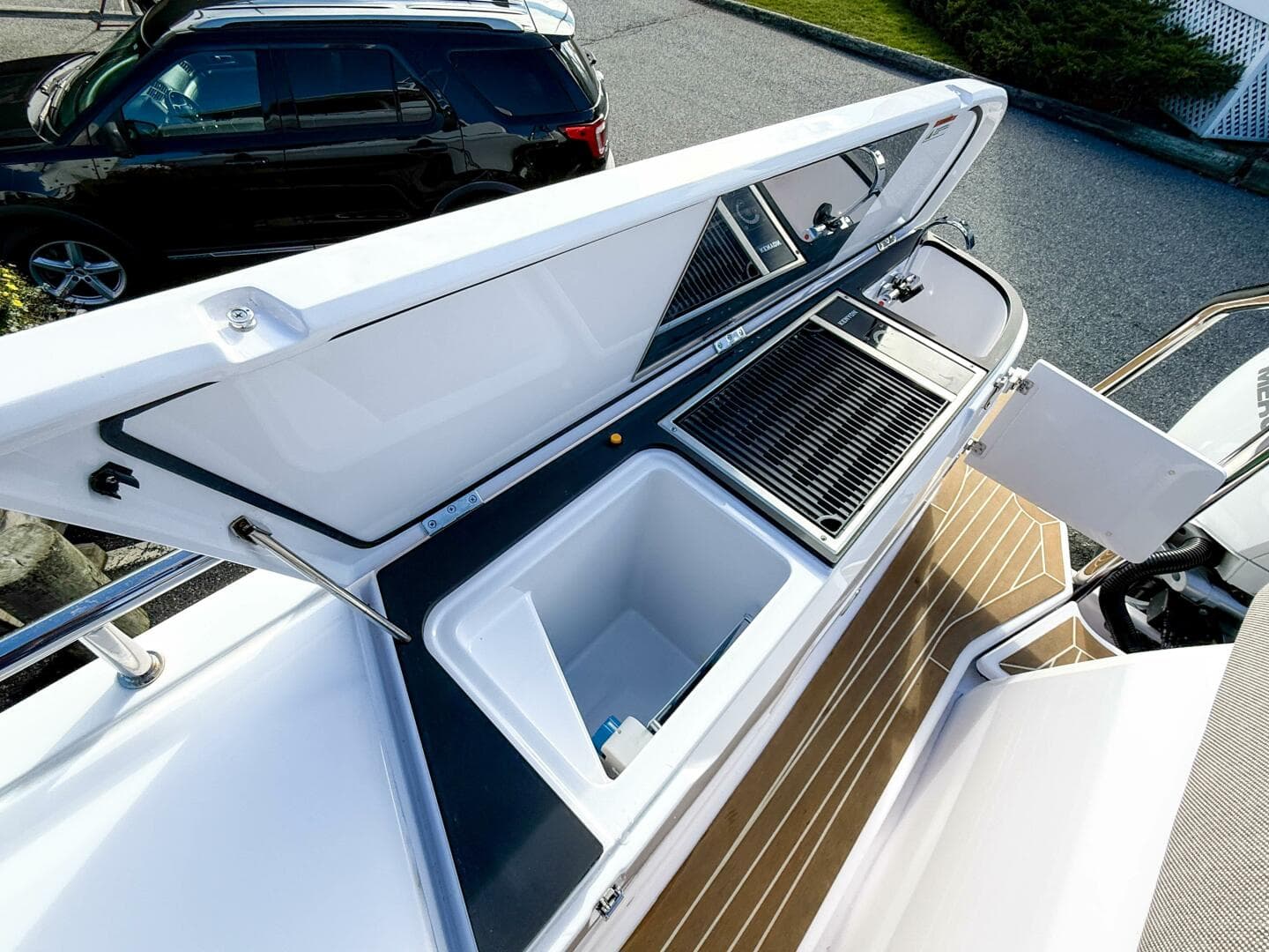 2024 Axopar 45 XC Cross Cabin — photo 42