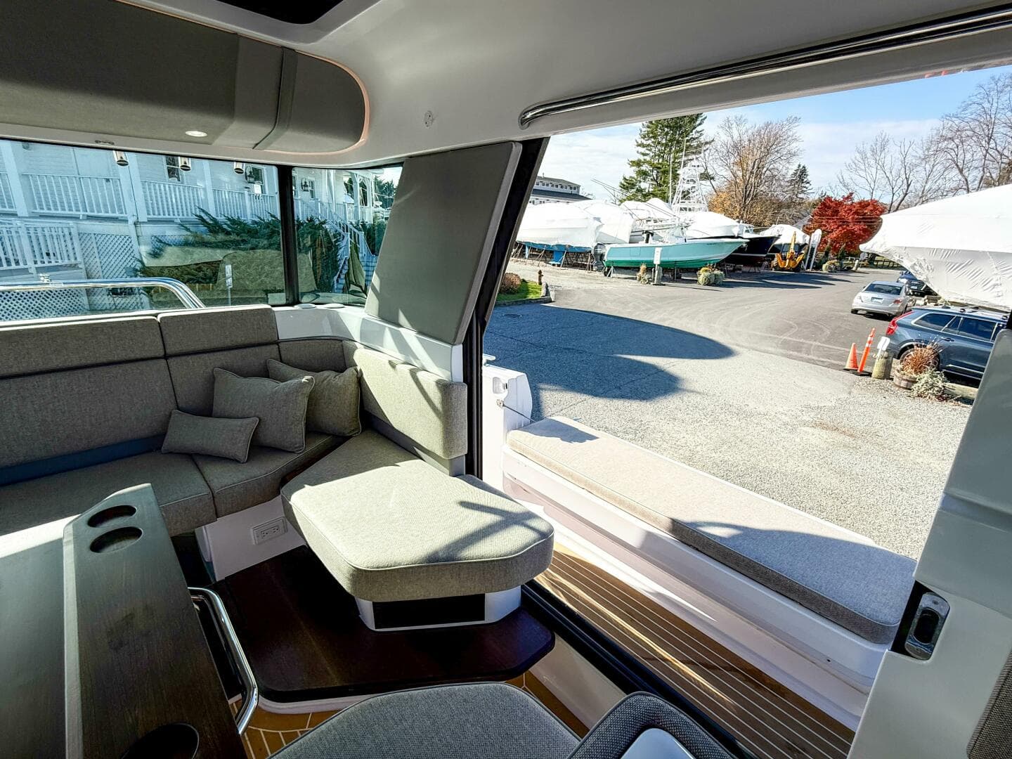 2024 Axopar 45 XC Cross Cabin — photo 13